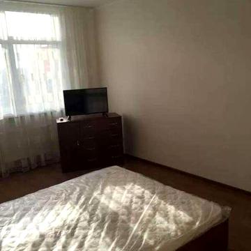 Сімї Кульженків вул. (Петра Дегтяренка), 35