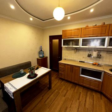 Драгоманова вул., 1-Б