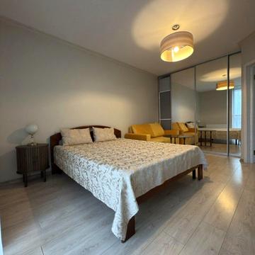 Пасічна вул., 33