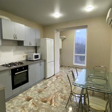 Володимирська вул., 1