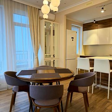 Ділова вул. (Димитрова), 4