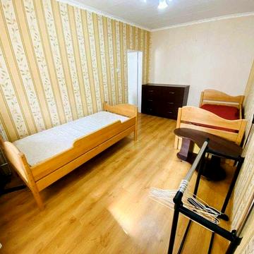 Осокорки - Позняки, Здолбуновская, 3. Рядом Урловская