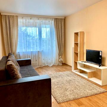 Яценка вул., 1