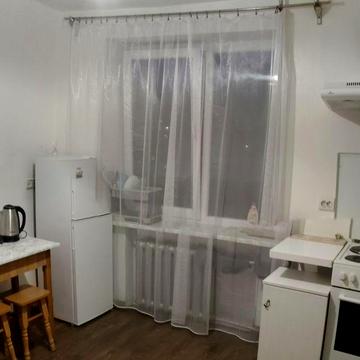 Світла квартира по вул. Пулюя від власника