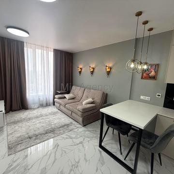 Регенераторна вул., 4