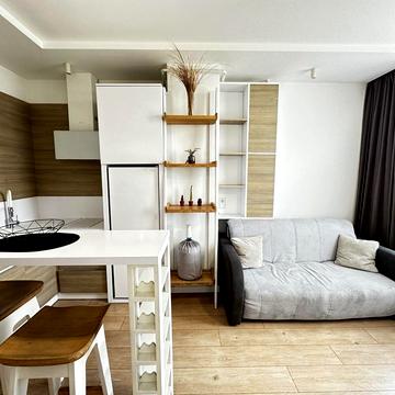 Юнацька вул., 1