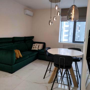 Дніпровська набережна вул., 14