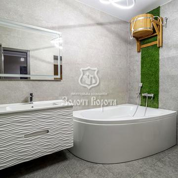 Макіївська вул., 10