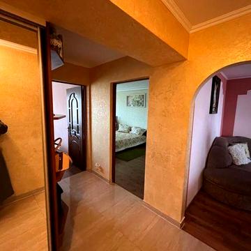 Продаж трикімнатної квартири