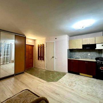 Простора студія на Березняках. Здається вперше. З ремонтом