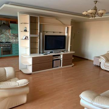 Київська вул., 53