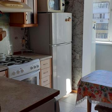 Оболонський просп., 16