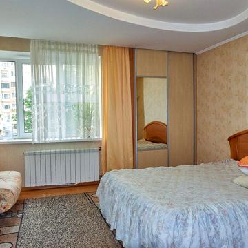 Антоновича вул. (Горького), 90-92