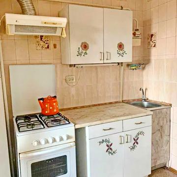 Лазурна вул., 26