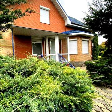 Екс.Терміновий продаж!, 415 м2 коттедж в Полтаві з меблями та