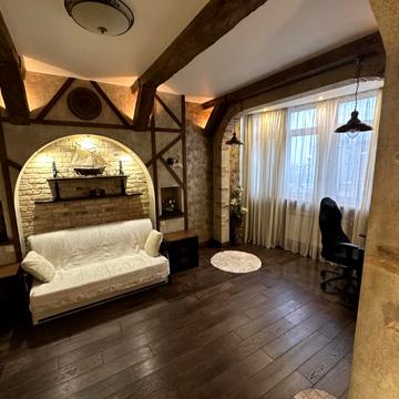 Дмитрівська вул., 80