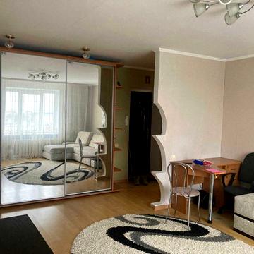 Продам 2-кімн квартиру по вул. Героїв України