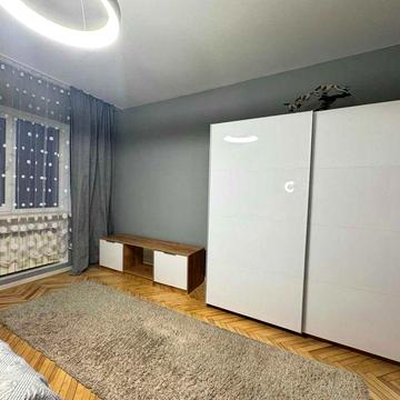 Оренда 2 го поверху з окремим входом в особняку