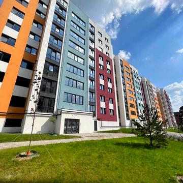 Студентська вул., 30