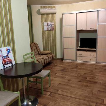 Милославська вул., 2