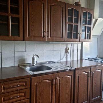 Срочно продам 4-х комнатную квартиру на 4-м микрорайоне с мебелью