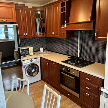 Ореста Левицького вул. (Академіка Курчатова), 7