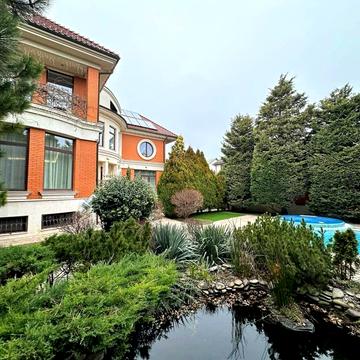 Купріна вул., 5а