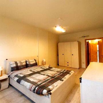 Власник, без жодних доплат, Кругла 5А