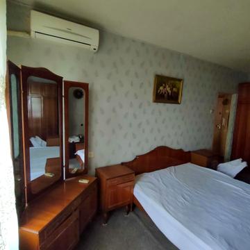 Сімї Глодан вул., 9