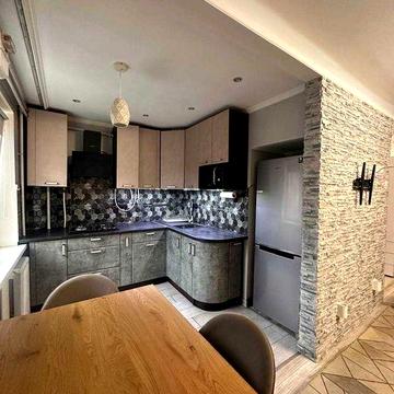 Проспект Спорттовари 3 кімнатна студія