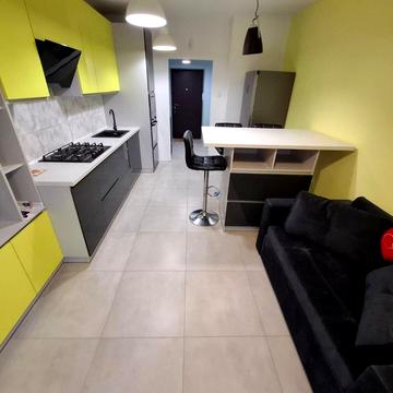 Довженка вул., 4