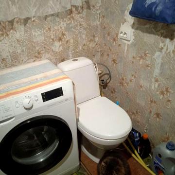 Здам частину будинку з окремим двором і двома котиками