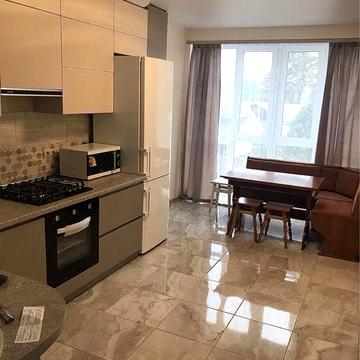 Квартира з якісним ремонтом в центрі міста! Без комісії!