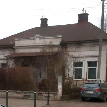 Будинок з подвірям у центрі франківська