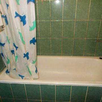 Здається 1 но кім Гречани ближні біля парку