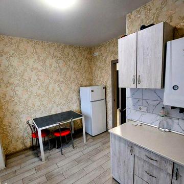 Продаж  БЕЗ% 1кім квартири  Радистів 30. Биківня. метро Лісова