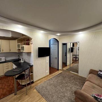 2-к Центр Києва. м. Палац Україна. Велика Васильківська вул. 118