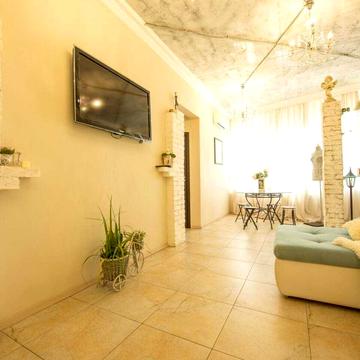 Незалежності вул., 11