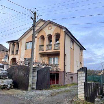 Житловиі будинок