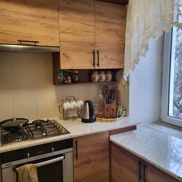 Прохоровська вул., 4