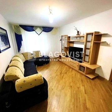 Продаж 4-кімнатної квартири Київ вул. Вишняківська 7а