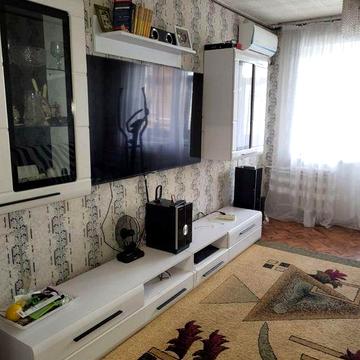 Продається трикімнатна квартира на Рудані