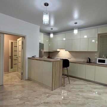 Василя Сухомлинського вул., 12