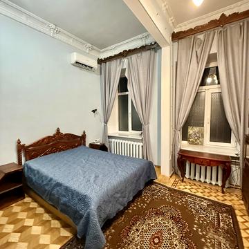 Європейська пл. (Катерининська), 22