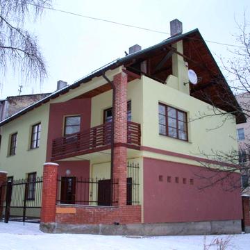 Оренда особняка поруч із парком, вул. Буцманюка