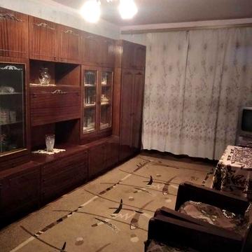 Продам 1 к.кв. возле метро Индустриальная,ул.Роганская,