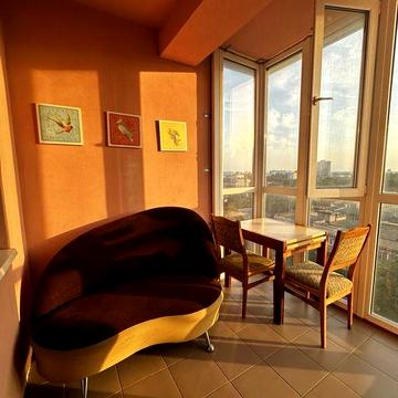 Комфорт, свет, балкон и центр рядом. Прохоровская. Центр.