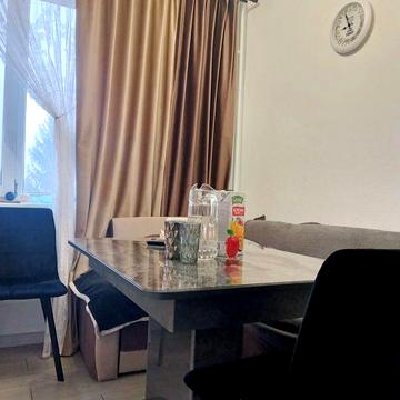 3 кімнатна,тепла+підвал.3 поверх.Власник