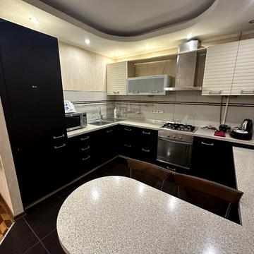 Предславинська вул., 51