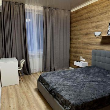 Михайлівська вул., 8